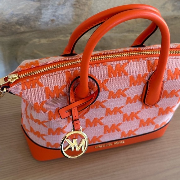 NWT 🍑Michael Kors bag and wallet set - Picture 2 of 5